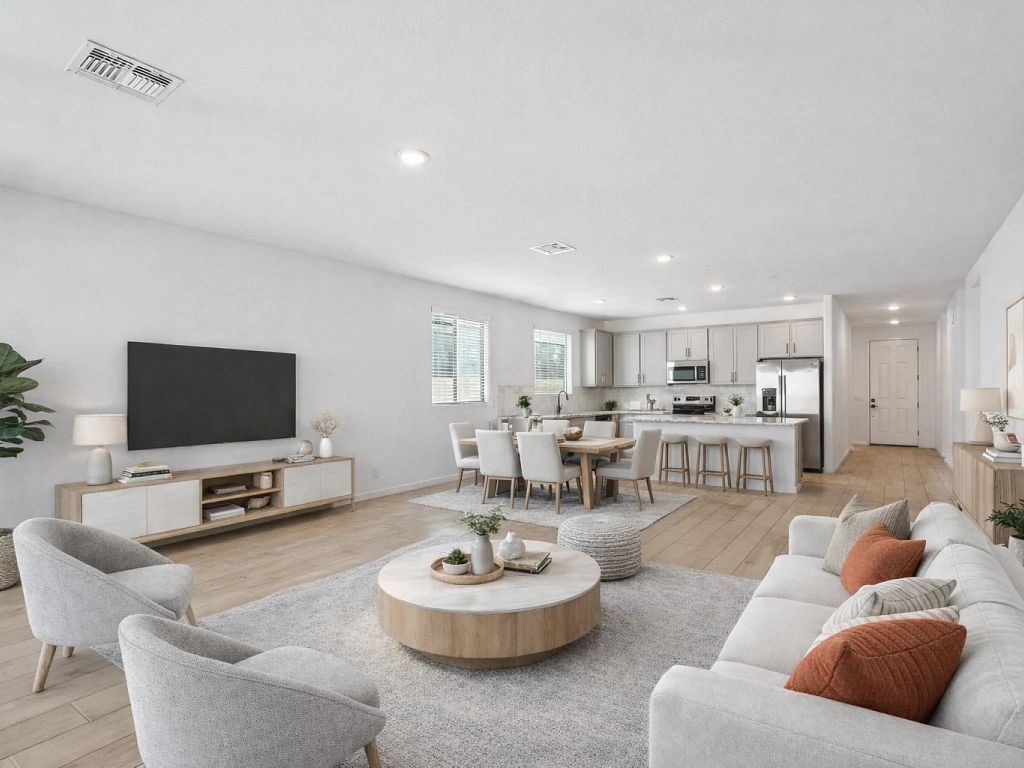 Skyline Village - Lilac Interior Image 2