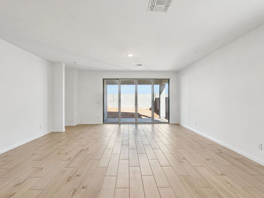 Skyline Village - Lilac Interior Image 4