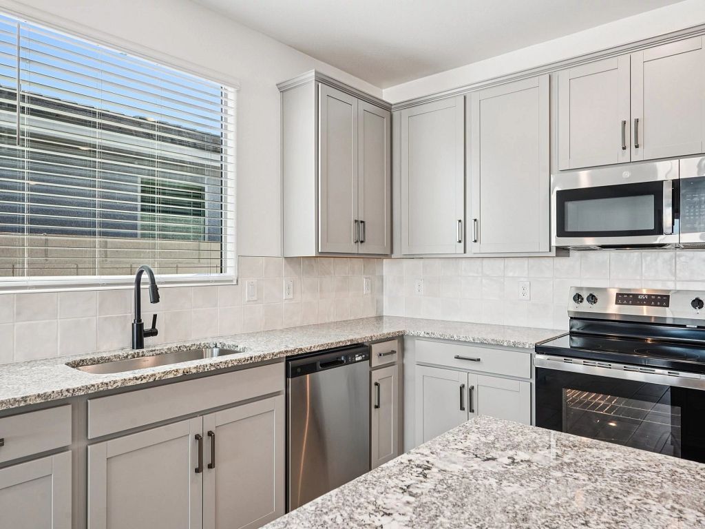 Skyline Village - Lilac Interior Image 8