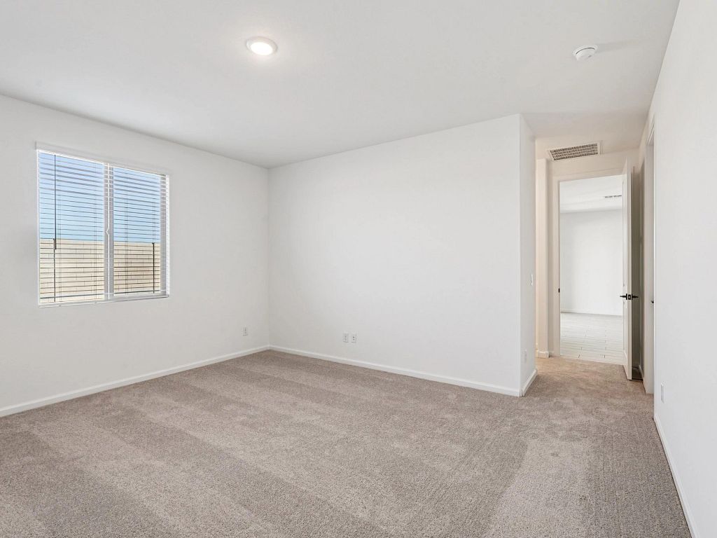 Skyline Village - Lilac Interior Image 10