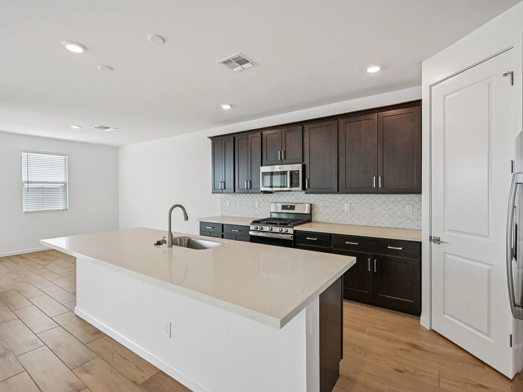 Wales Ranch - Violet Interior Image 7