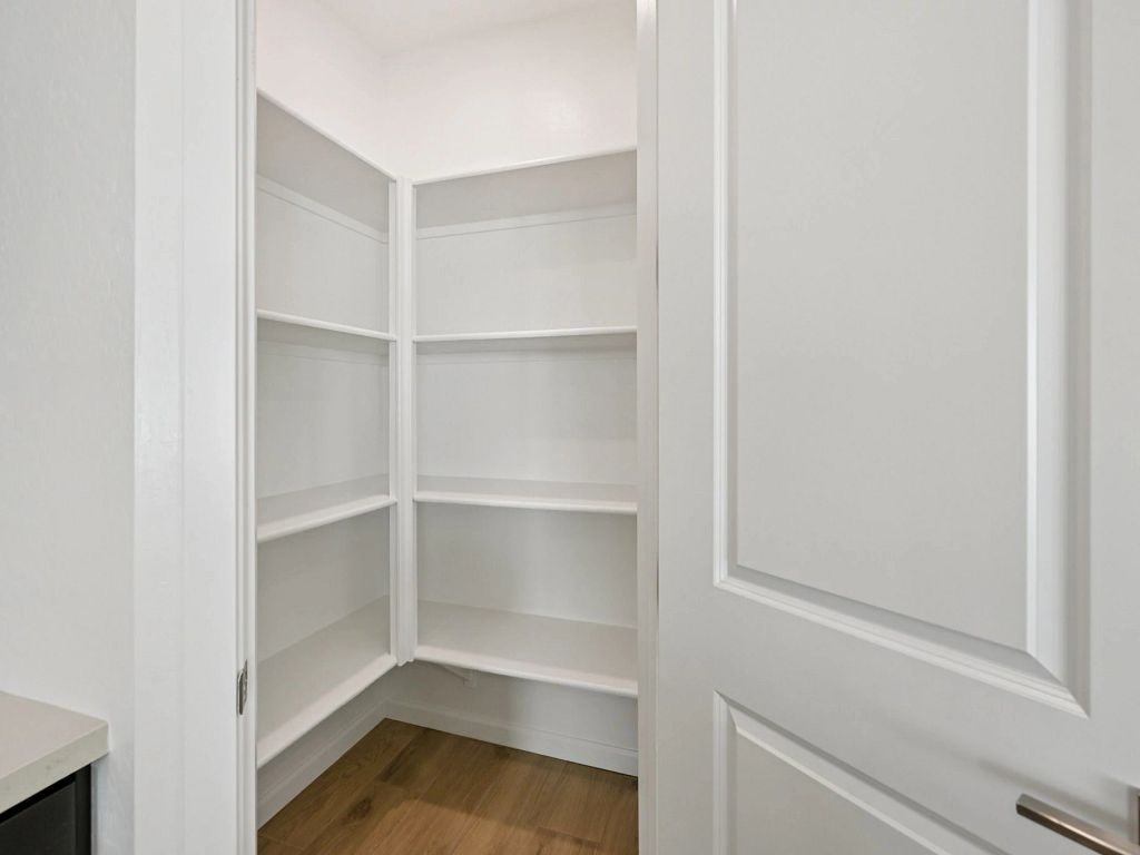Wales Ranch - Violet Interior Image 8