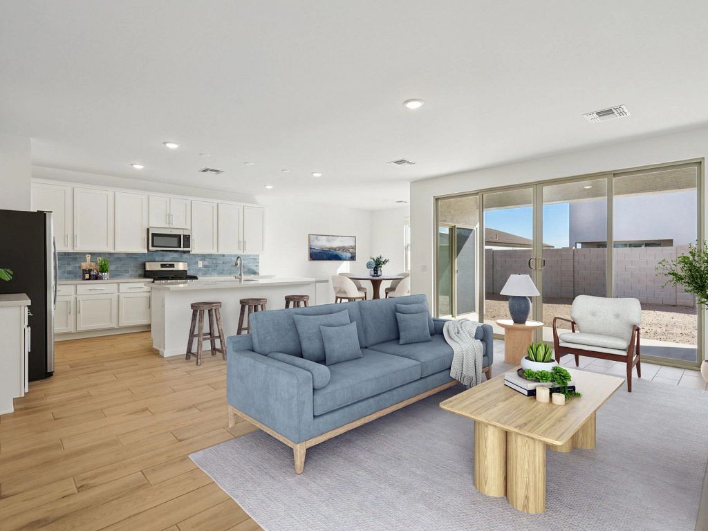 Estrella Crossing - Ruby Interior Image 4