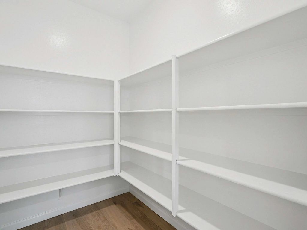 Estrella Crossing - Ruby Interior Image 8