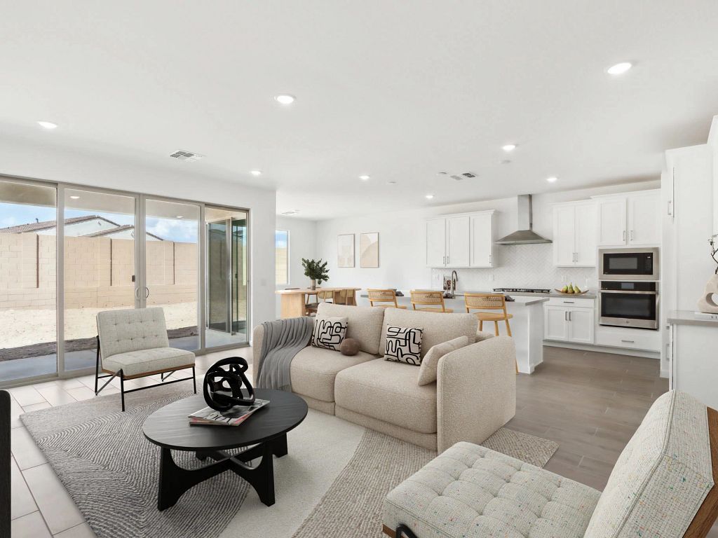 Estrella Crossing - Ruby Interior Image 9
