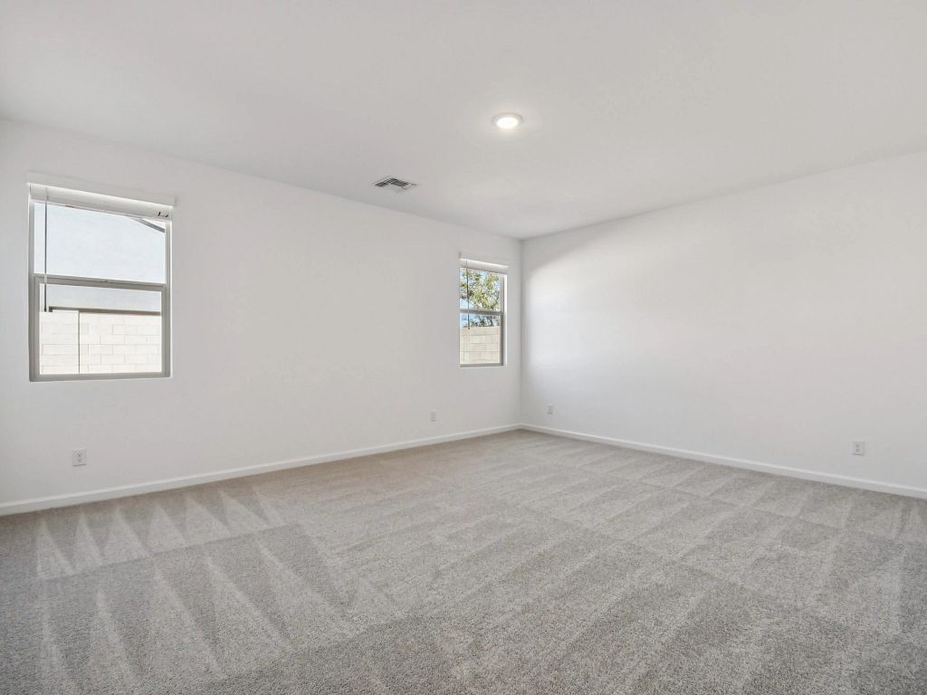 Estrella Crossing - Ruby Interior Image 11