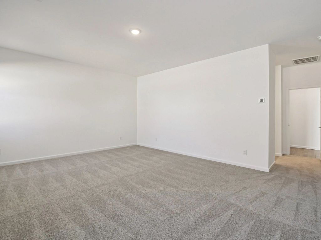 Estrella Crossing - Ruby Interior Image 12