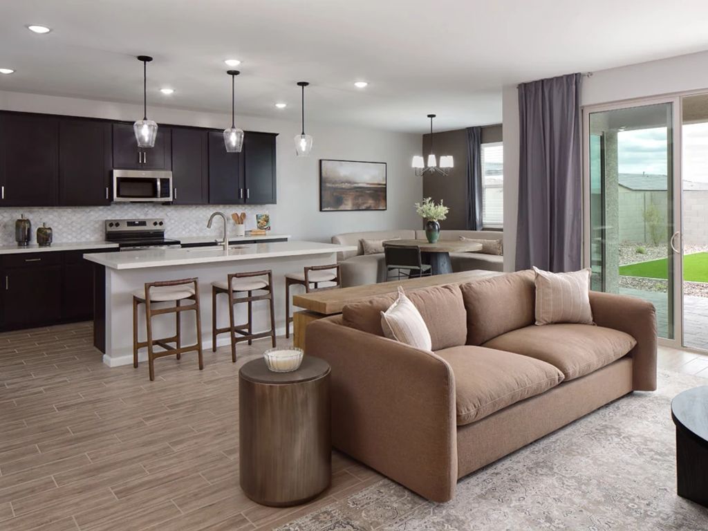 Estrella Crossing - Jade Interior Image 2