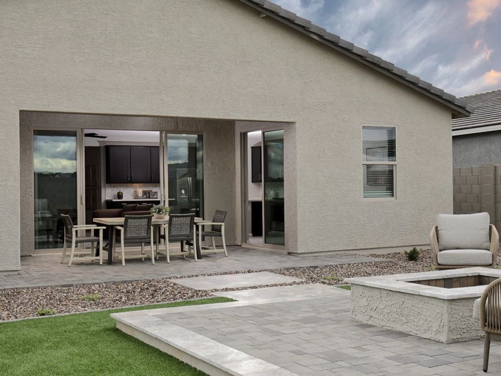 Estrella Crossing - Jade Interior Image 7