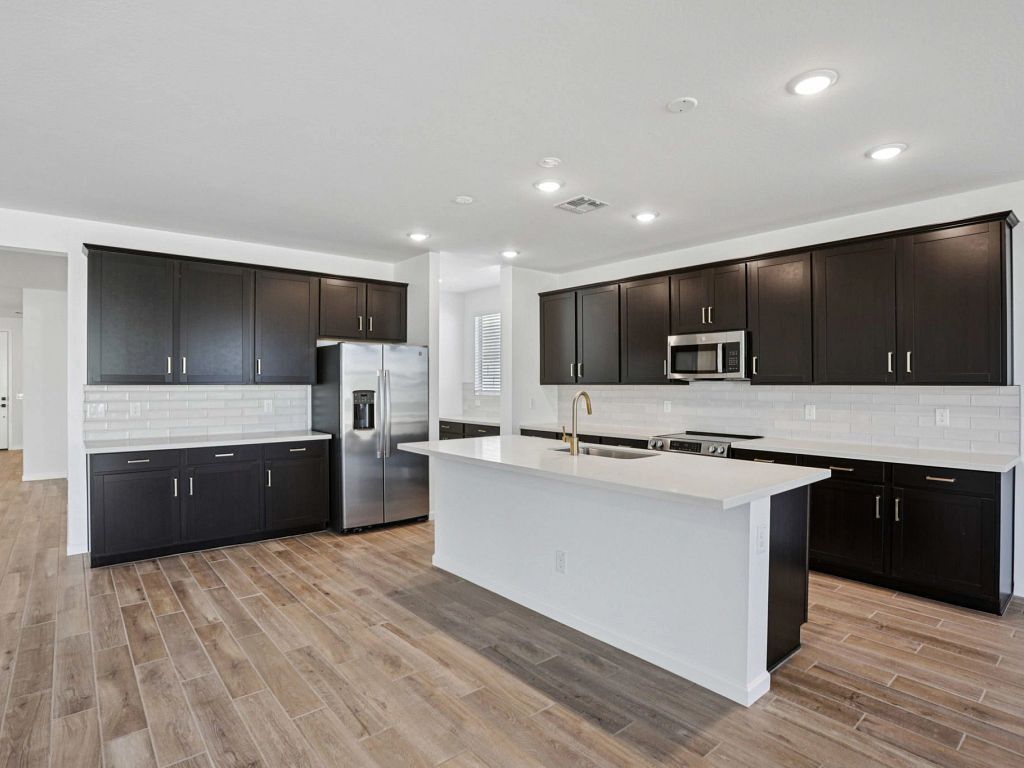 Estrella Crossing - Jade Interior Image 13