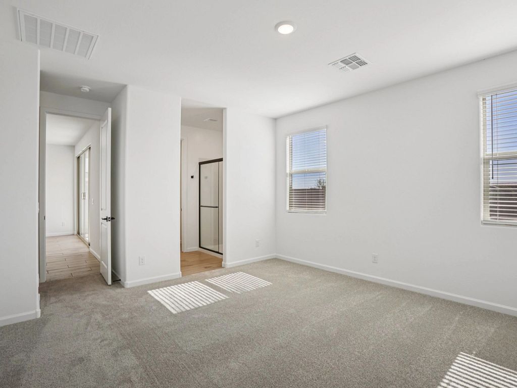 Solara - Jasmine Interior Image 10