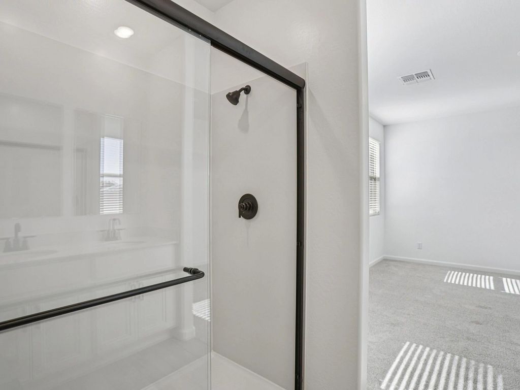 Solara - Jasmine Interior Image 13