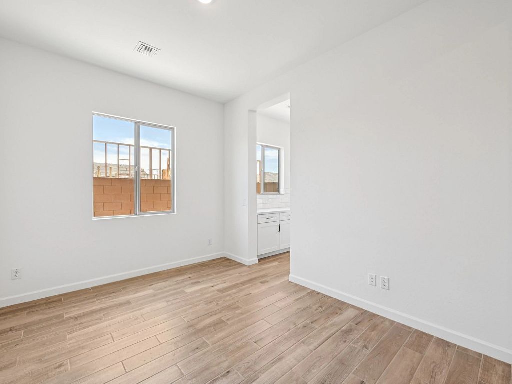 Madera - Aspen Interior Image 10