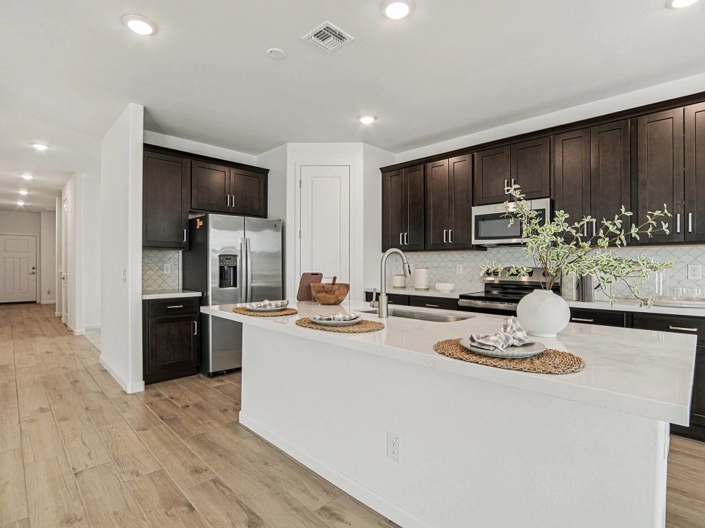 Solara - Laurel Interior Image 2