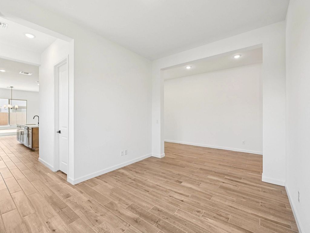 Madera - Aspen Interior Image 11
