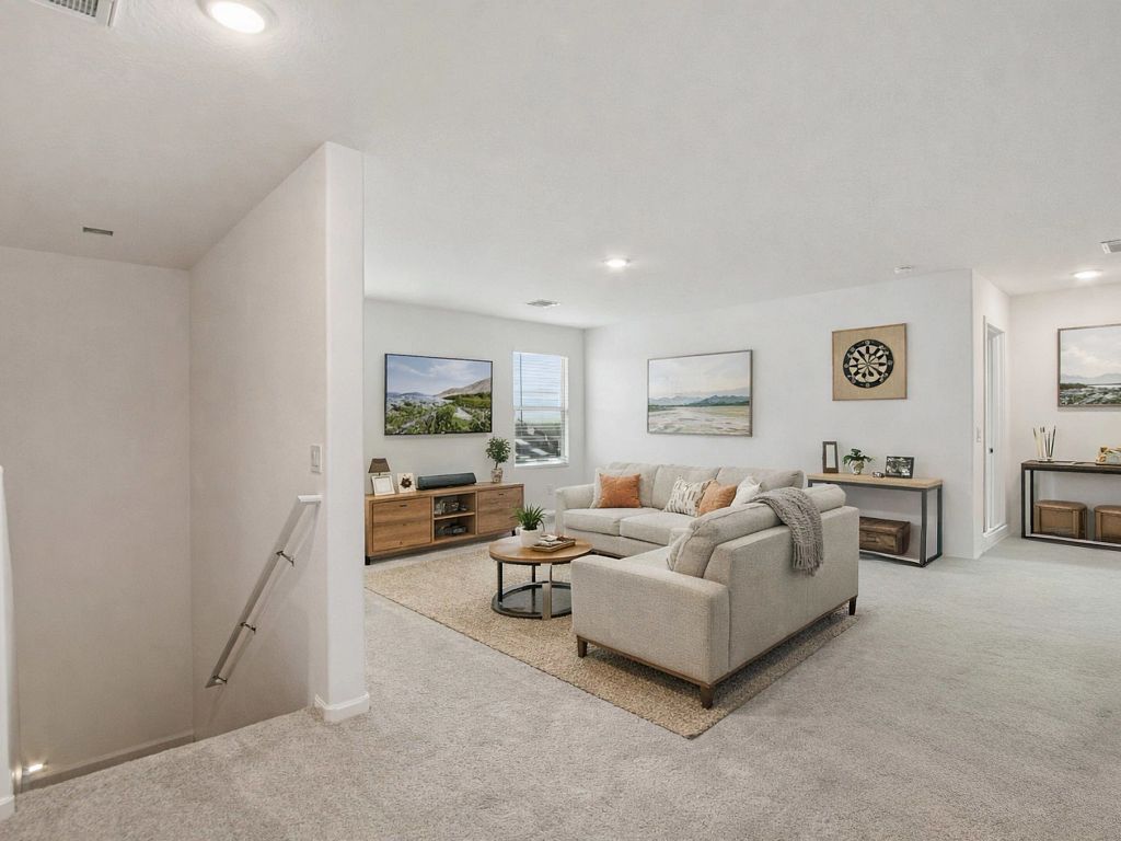 Solara - Laurel Interior Image 5