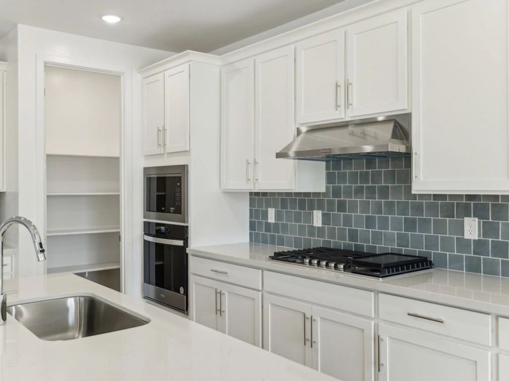 Estrella Crossing - Diamond Interior Image 2