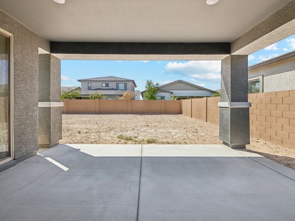 Estrella Crossing - Diamond Interior Image 9