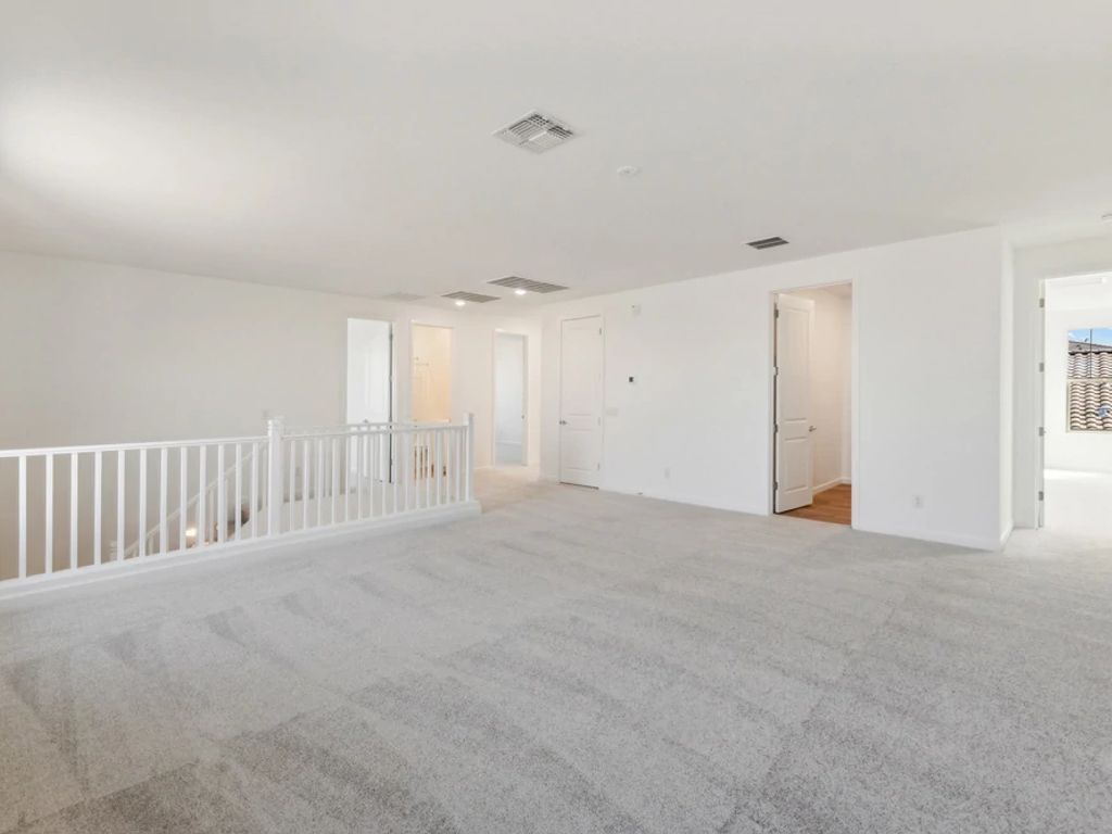 Estrella Crossing - Diamond Interior Image 11