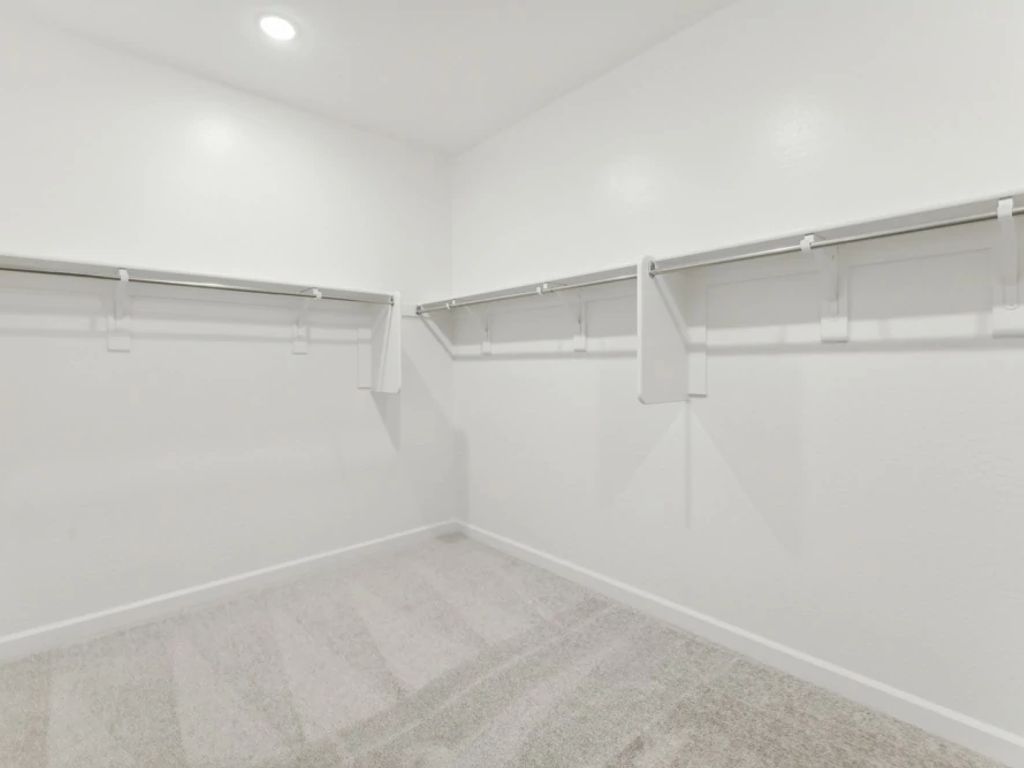 Estrella Crossing - Diamond Interior Image 13