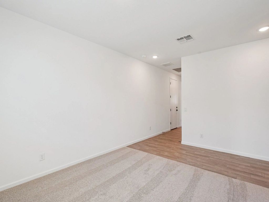 Stonebridge Manor - Opal RV Garage Interior Image 12