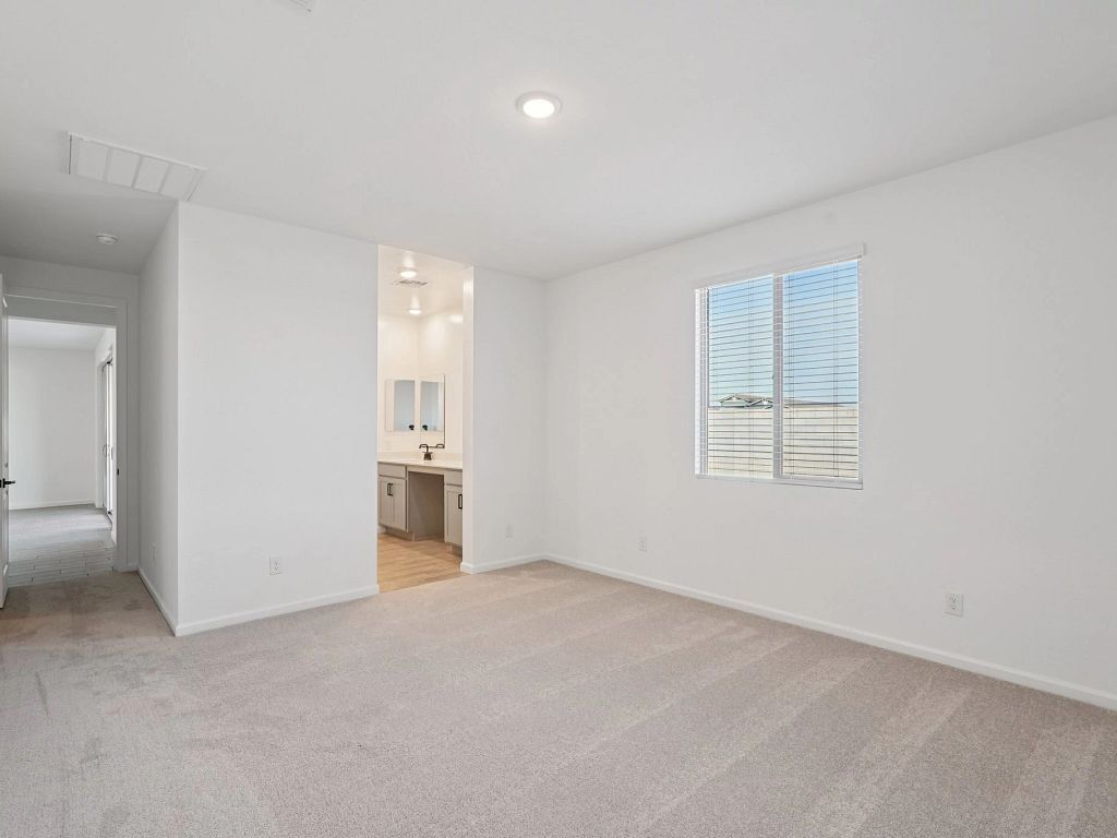 Stonebridge Manor - Opal RV Garage Interior Image 13