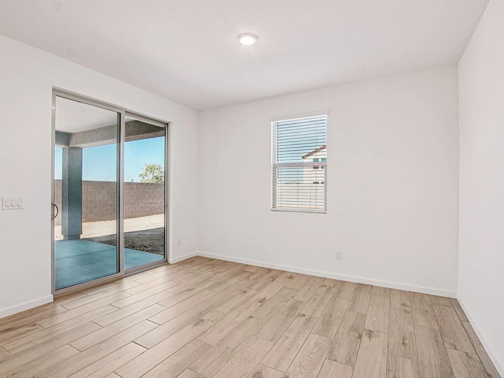 Stonebridge Manor - Emerald Interior Image 8