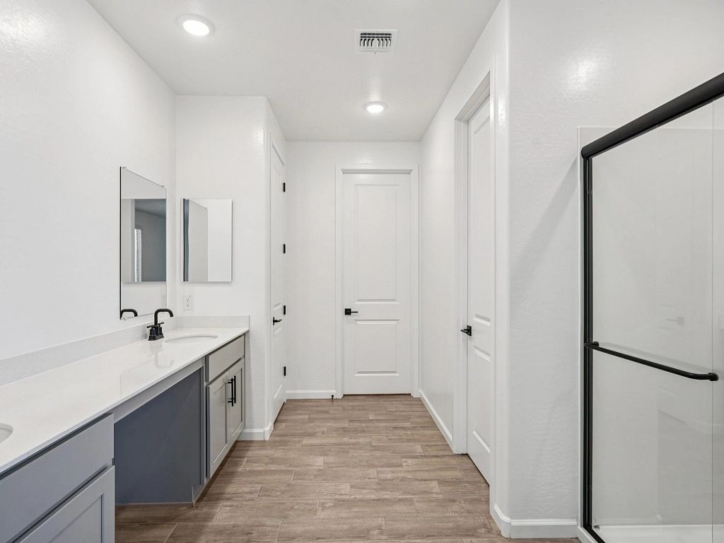 Aloravita - Daisy Interior Image 21