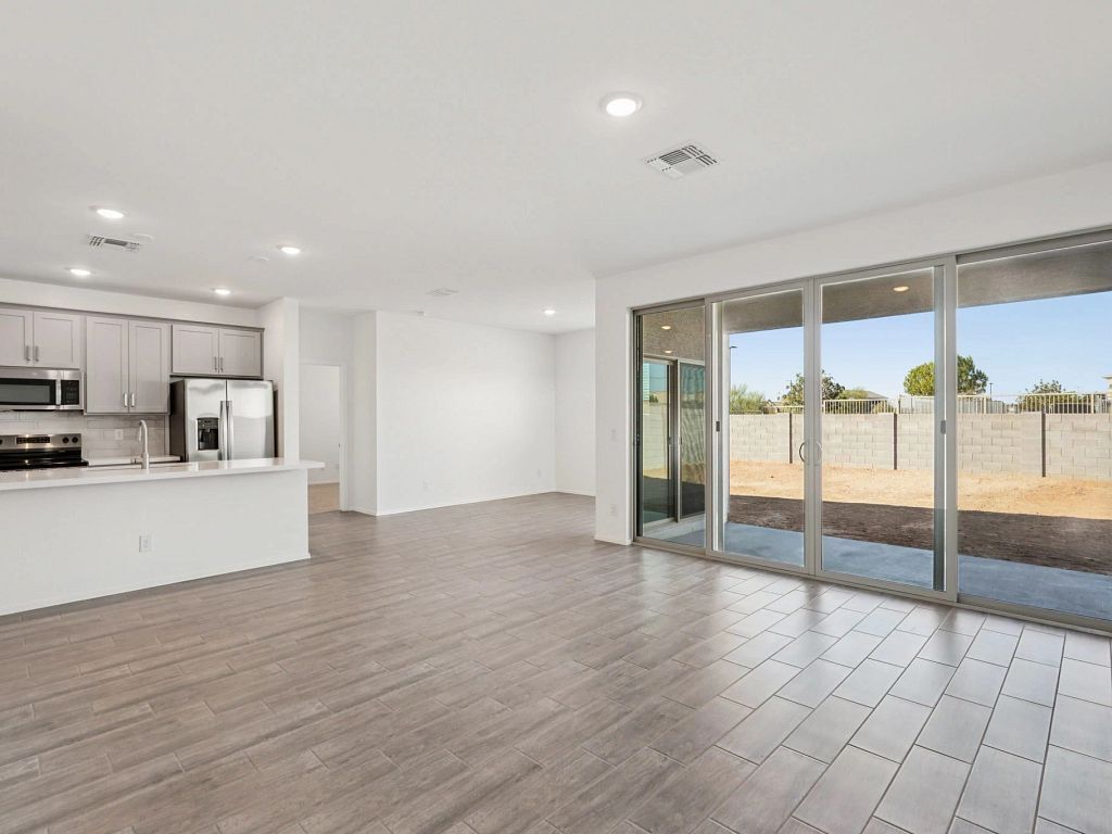 Stonebridge Manor - Marigold Interior Image 3