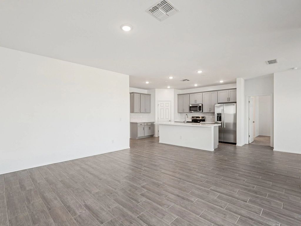 Stonebridge Manor - Marigold Interior Image 4