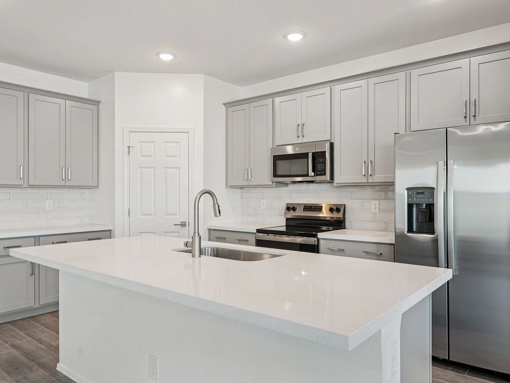 Stonebridge Manor - Marigold Interior Image 6