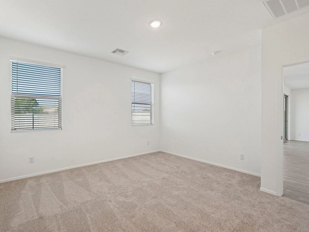 Stonebridge Manor - Marigold Interior Image 11