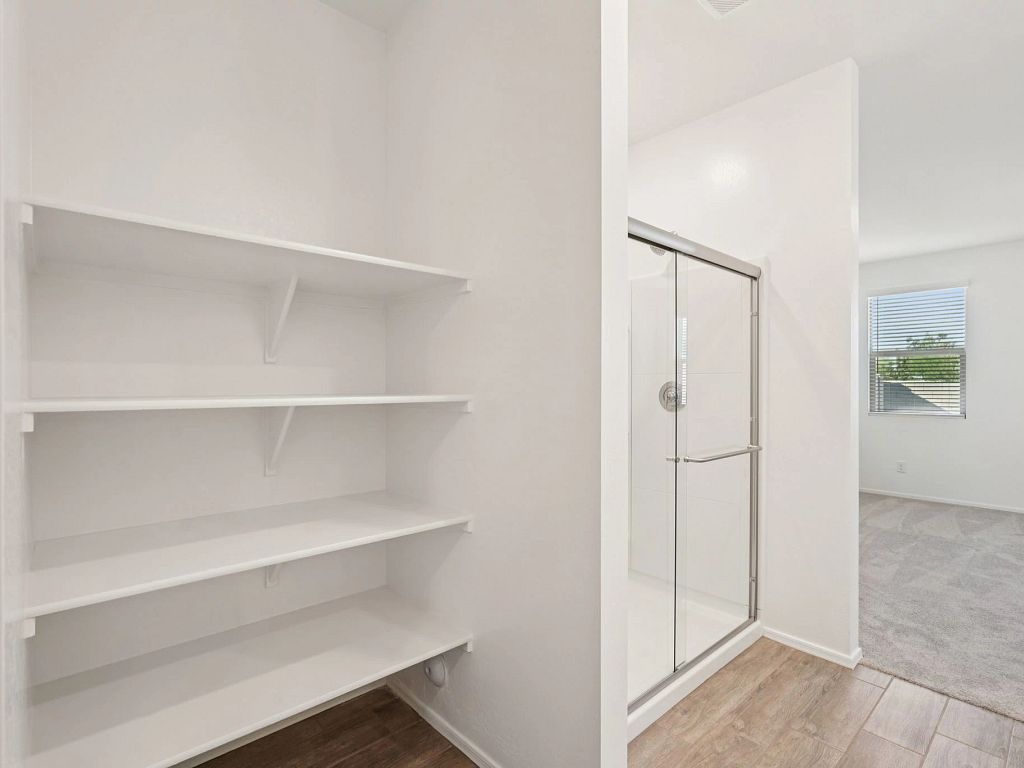 Stonebridge Manor - Marigold Interior Image 14