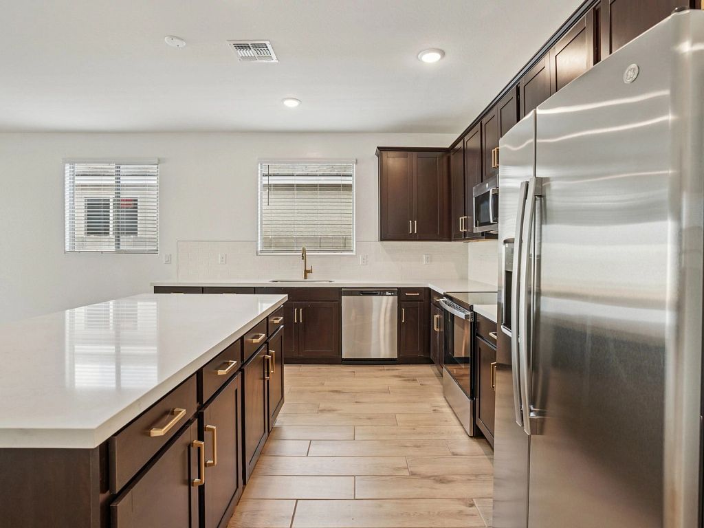 Stonebridge Manor - Lavender Interior Image 6