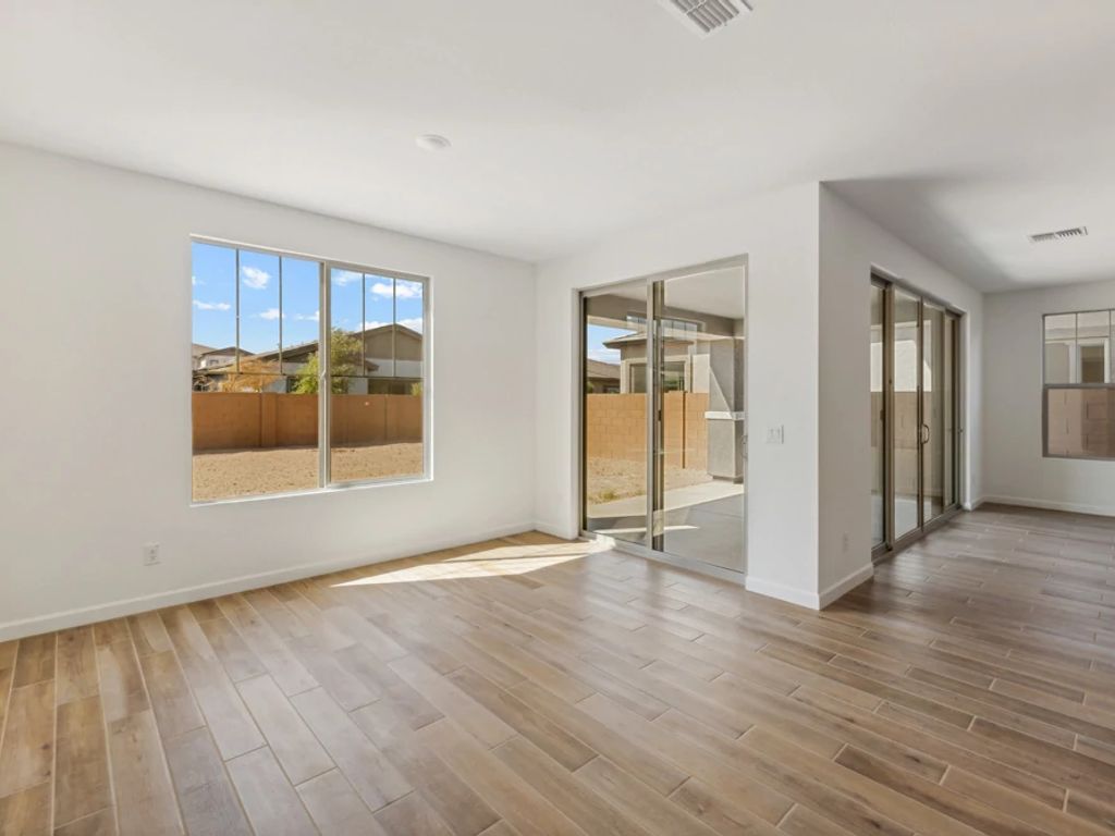 Madera - Diamond Interior Image 7