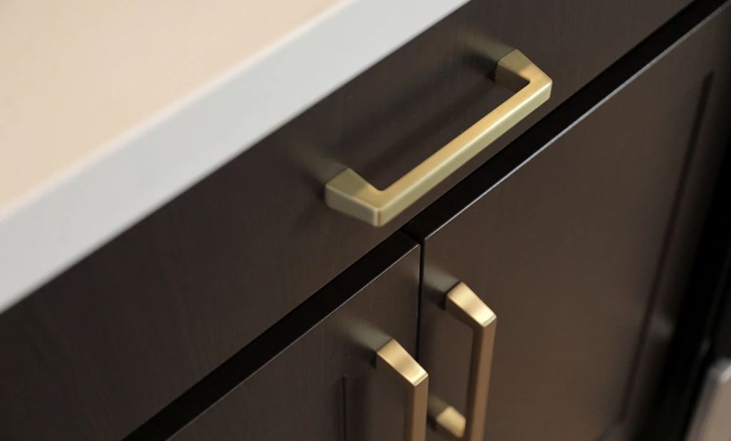 Oxford Collection cabinet detail