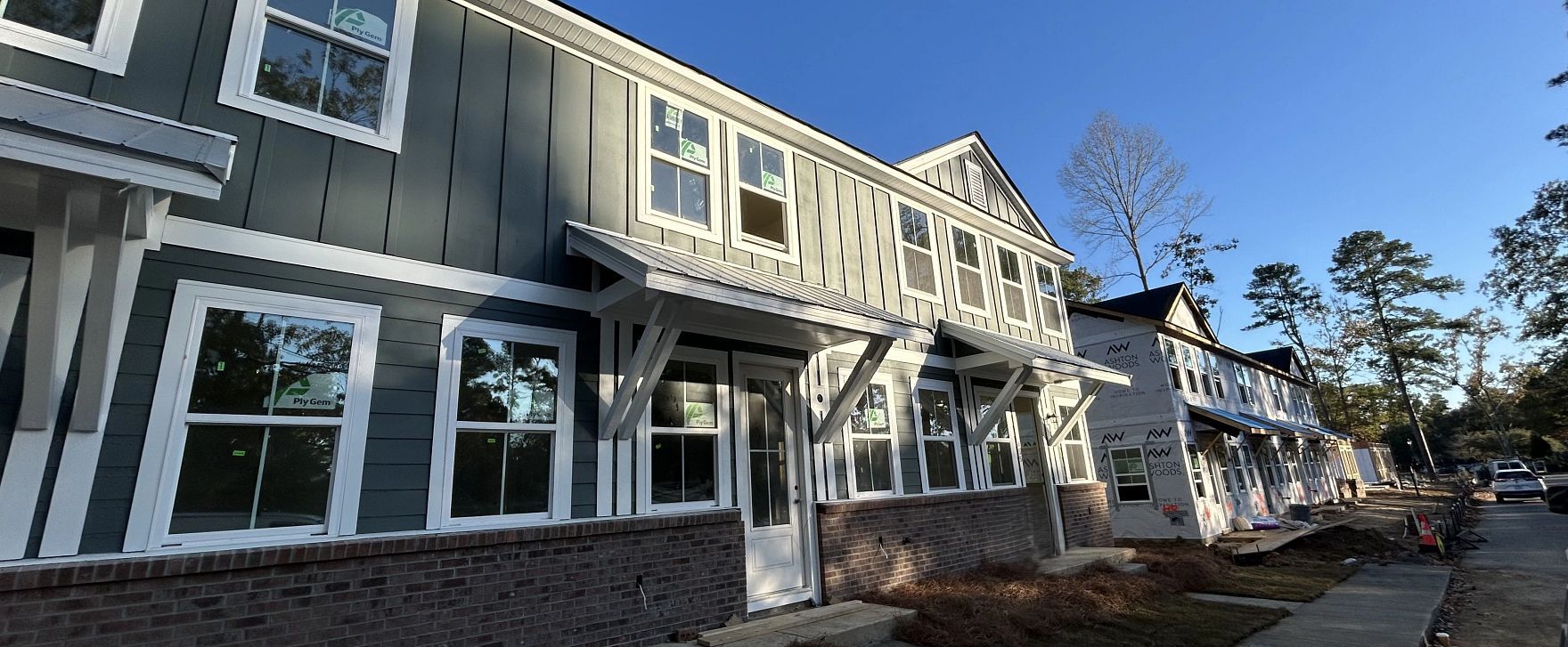 453 Martins Creek Blvd (Trolley)