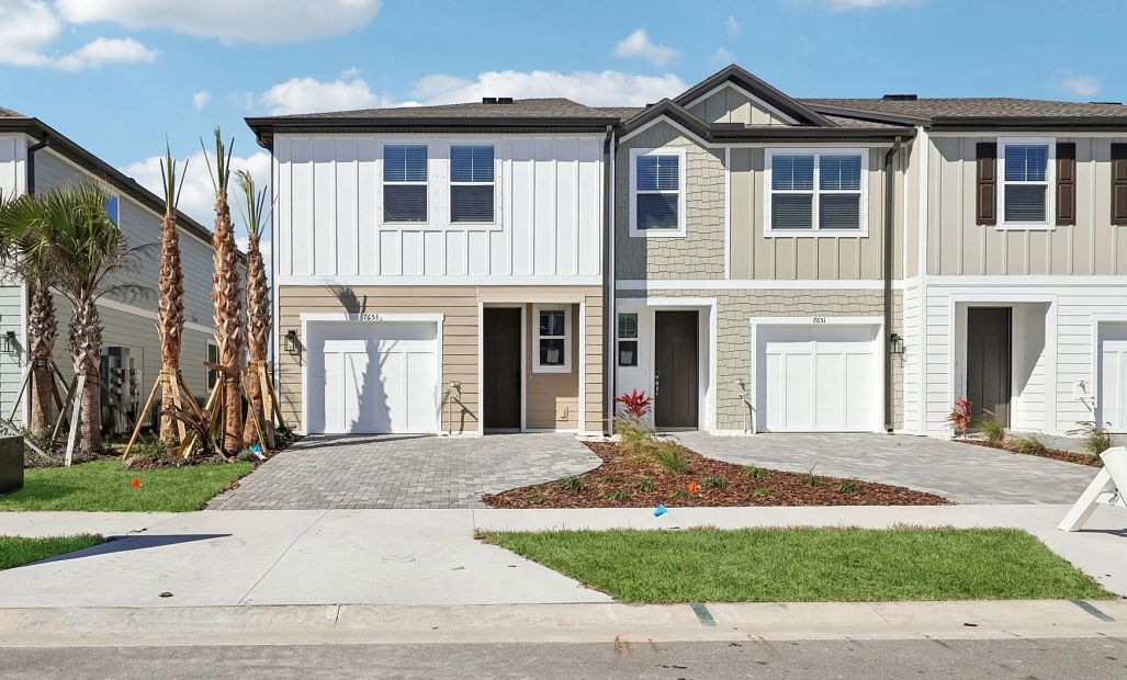 7653 Deer Valley Circle