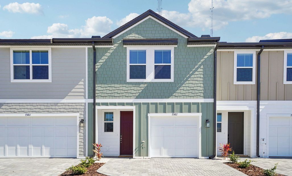 7582 Deer Valley Circle