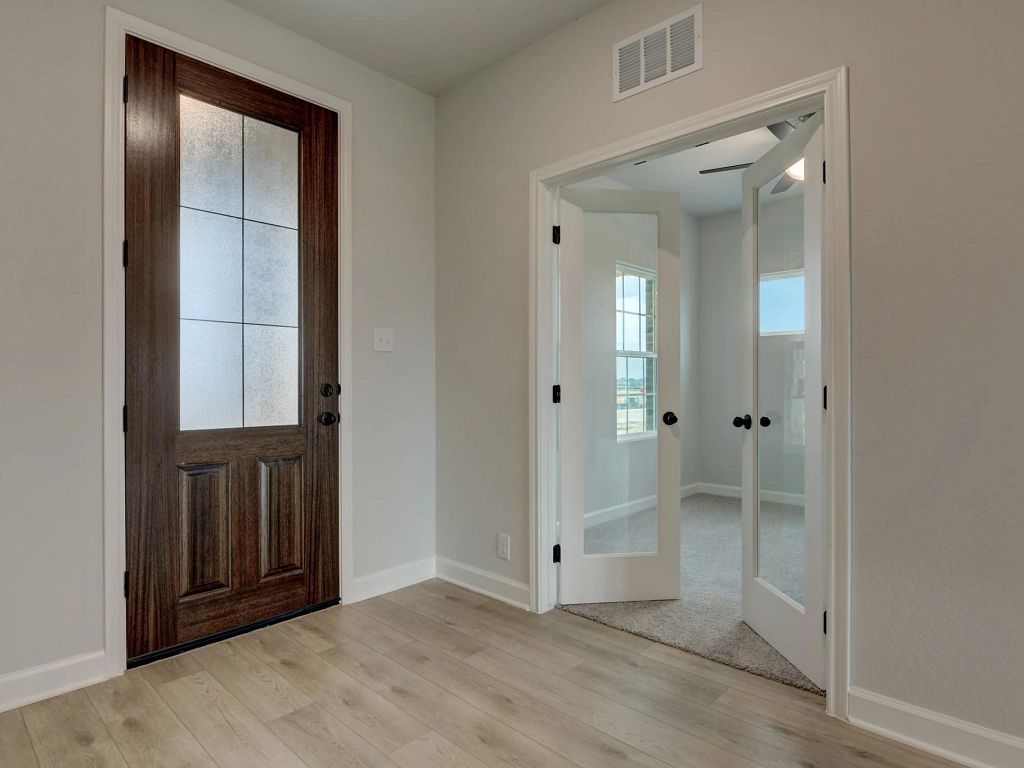 336 Bushwack Dr. Adkins, TX 78101