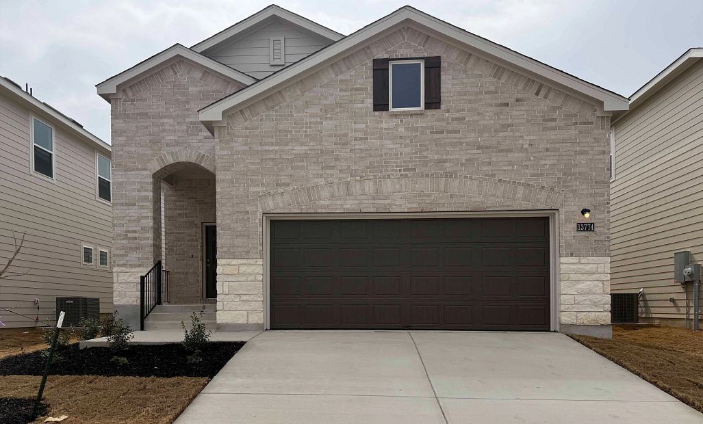 McKinney - Hennersby Hollow: San Antonio, Texas - Ashton Woods