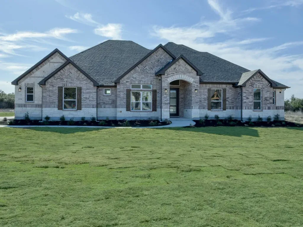 Kylie - Waldsanger: New Braunfels, Texas - Ashton Woods