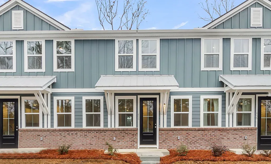 453 Martins Creek Blvd (Trolley)