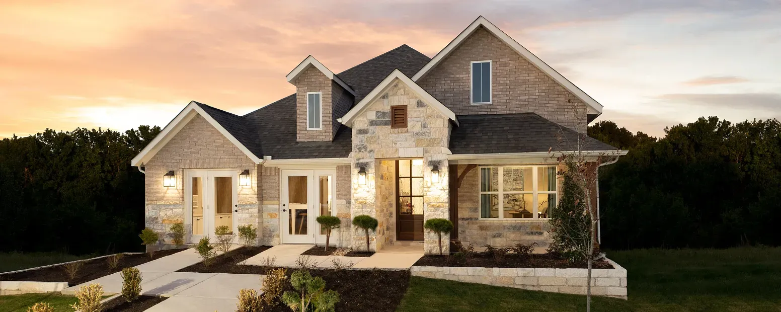 Berry Creek Highlands por Ashton Woods en Austin Texas