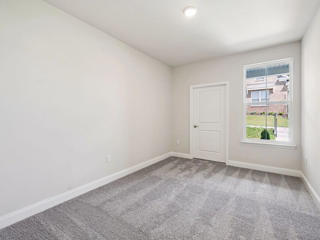 Stewart's Glen | 55+ Community - Hickory Interior Image 9