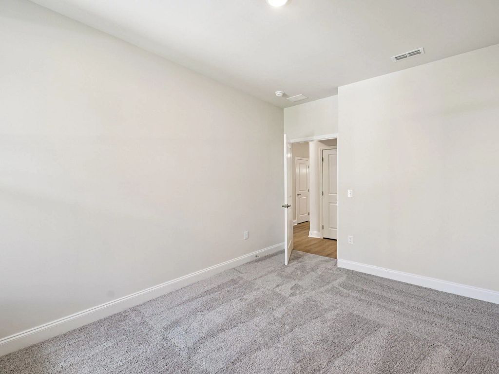 Stewart's Glen | 55+ Community - Hickory Interior Image 10