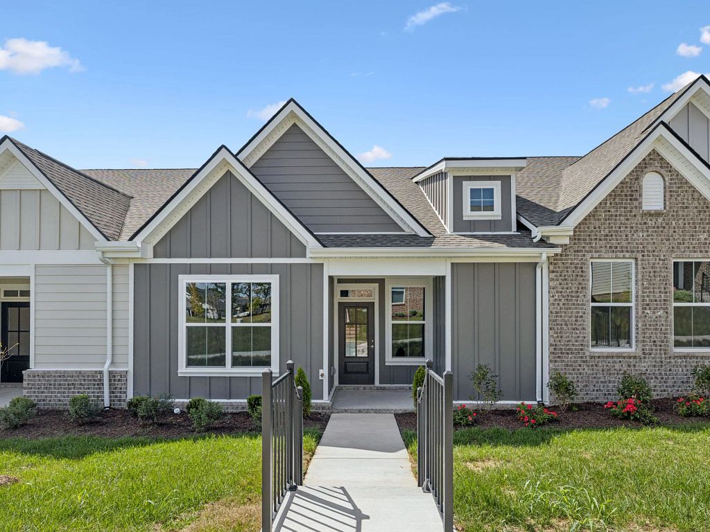 Stewart's Glen | 55+ Community - Hickory Interior Image 12