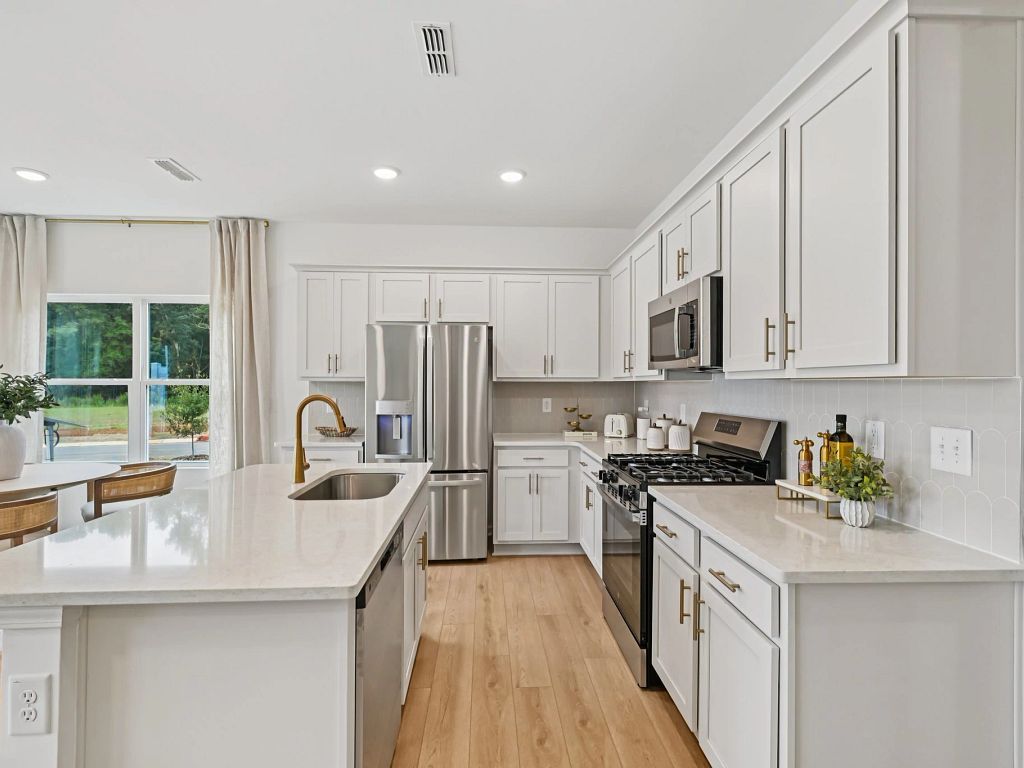 Towns at The Point - Camellia Interior Image 2