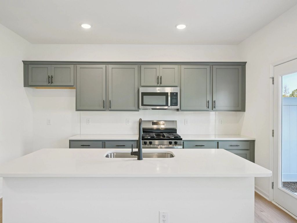 Towns at Crescent Mills - Dogwood Interior Image 2