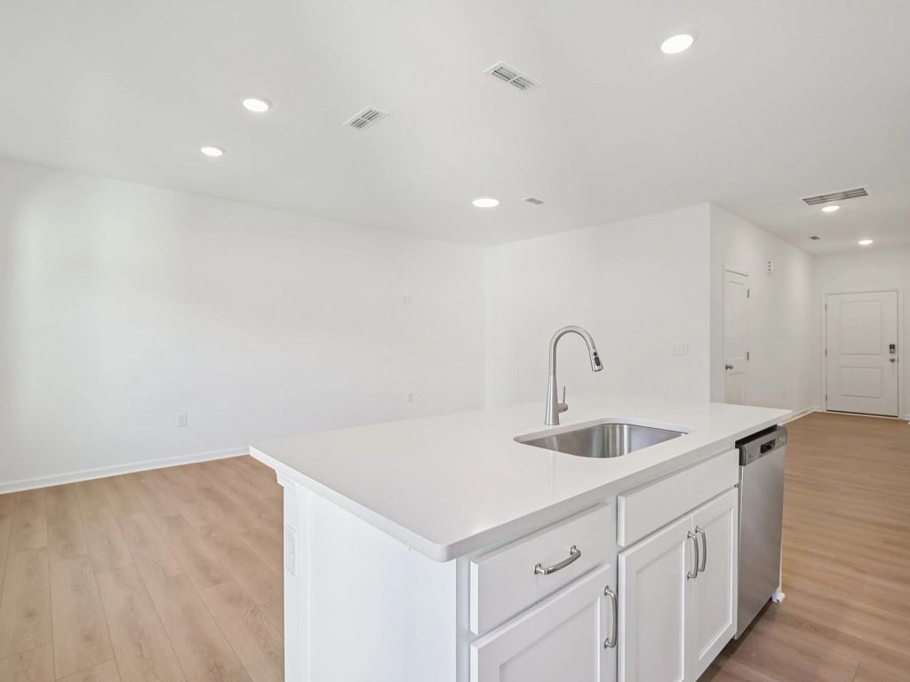 Towns at The Point - Dogwood Interior Image 3